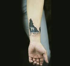 Wolf Tattoo Sinn Und Interessante Ideen Ideen Interessante Tattoo Tatowierungen Wolfe Tattoo Und Tattoo Ideen