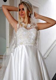 Resultado de imagem para novos modelos de plus size para noivas