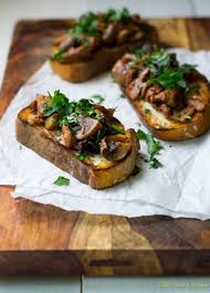 Roasted Mushroom Crostini With Wine And Herbs Recette Recettes De Cuisine Nourriture Recette Brunch