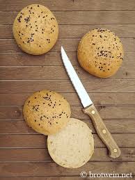 Hamburger Brotchen Mit Sauerteig Burger Buns Mit Lievito Madre Fur Cheeseburger Brotwein Hamburger Brotchen Sauerteig Essen Und Trinken