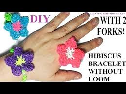 How To Make Hibiscus Bracelet With Two Forks Without Loom Diy Hibiscus Ring Youtube Rainbow Loom Charms Rainbow Loom Purse Loom Flowers