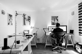 È opportuno scegliere un ambiente tranquillo, per evitare facili distrazioni. Angolo Studio In Casa Come Organizzarlo Al Meglio