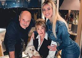 Conduttrice su dazn e radio105 infodilettaleotta@mncomm.it. Diletta Leotta Festeggia La Mamma Chi E Ofelia Castorina Video