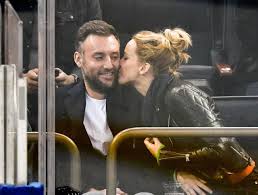 Maroney is the director of new york city's gladstone art. Jennifer Lawrence And Boyfriend Cooke Maroney Pack On The Pda At Rangers Game