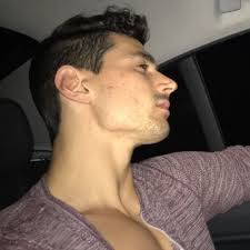 Melissa Dameron's Instagram, Twitter & Facebook