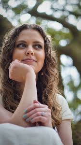 Hey! I am photographer based in KY. I will be staying at Portofino in  Pensacola, May 5th-12th for vacation. I am looking for a couple to do a  romantic/spicy photo shoot early