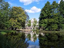 It's the favorite urban retreat for young and hip amsterdammers, as well as foreign visitors. Vondelpark The Green Heart Of Amsterdam Eric Vokel
