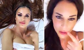 Antonella mosetti (rome, august 1, 1975) is a model, italian actress and showgirl. Antonella Mosetti Rimuove L Acido Ialuronico Dalle Labbra Erano Enormi Radio 105