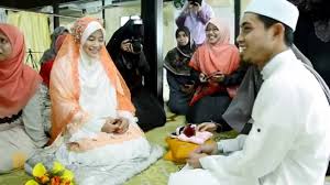 Saat ini, beliau diamanahkan untuk menjadi salah satu pengurus dewan kemakmuran masjid dan imam muda masjid al hambra andalusia islamic center. Adawiah Megat Wedding Highlight Youtube