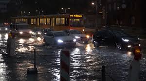 Gibt es in den kommenden tagen unwetter? Unwetter Aktuell Heftige Gewitter Mit Starkregen Treffen Jetzt Den Suden Und Den Westen Deutschlands Wetter De