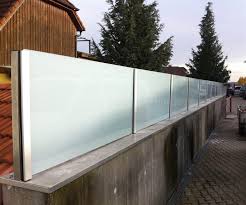 Sichtschutz Aus Glas Mit Milchglasfolie Sichtschutz Glas Windschutz Glas Sichtschutz Terrasse Glas