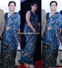 Wah, kajol makin menawan dan kalem nih mengenakan sari berwarna putih krem dan rambut tergerai ke depan. Kajol Devgan Super Stylish Saree Looks Will Blow Your Mind Fashionworldhub