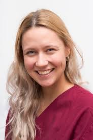 Mia Mohr's Instagram, Twitter & Facebook