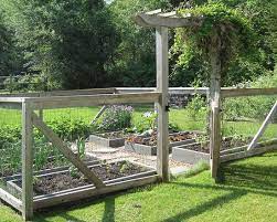 Garden Fence Ideas That Truly Creative Inspiring And Low Cost Diy Cheap Vegetable Pvc De Rustic Garden Fence Fenced Vegetable Garden Rustic Gardens