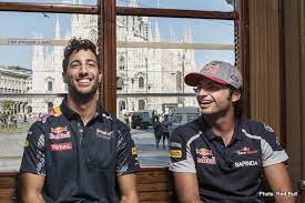 Ma c'è un altro nome che da sempre si associa alla scuderia di maranello ed è quello di daniel ricciardo. Flat Spot Sainz Vs Ricciardo And Why Timing Is Essential Grand Prix 247