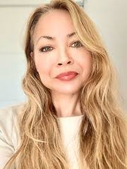 Claire Cavanagh's Instagram, Twitter & Facebook