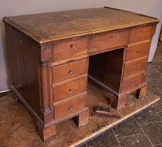 Echte industriemöbel wie diesen liebevoll restaurierten vintage schreibtisch aus einem ostsächsischen dieser wunderschön geschwungene schreibtisch veredelt jedes arbeitszimmer. Objekte Naumburg