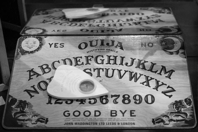 The Ouija Board - Dannye Chase