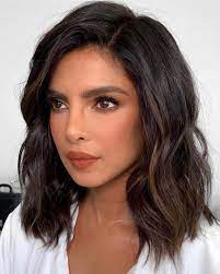 Questo darà il look più lusinghiero a prescindere dalla forma del viso! Top 50 Tagli Di Capelli Per Visi Ovali Nel 2022 Capellidistile It