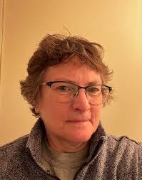 Lisa Mifflin's Instagram, Twitter & Facebook