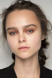 The Spring 2019 Makeup Looks You Re About To See All Over Instagram Summer Makeup Looks Makeup Looks Makeup Trends