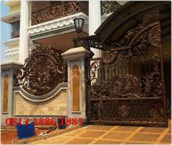 Pagar besi tempa rumah mewah. Mengerjakan Pintu Pagar Besi Tempa Pembuatan Pagar Klasik Pagar Klasik Reling Tangga Klasik Pagar Mewah Pagar Menon Balkon Klasik Ornamen Alumunium Dll