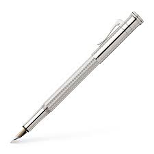 If you're concerned that sterling silver won't retain the same shining glow and color of fine silver, you can put your worries aside. Fountain Pen Classic Sterling Silver M