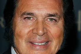 Hump plea for duet with Tom Jones