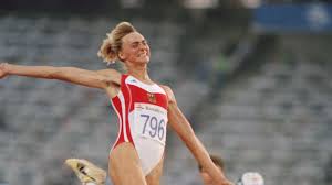 Die olympischen sommerspiele 2004 (offiziell spiele der xxviii.olympiade genannt) fanden vom 13. Olympia 1992 Barcelona Deutschland Glanzt Mit Seinem Ersten Team Aus Ost Und West Olympische Spiele Video Eurosport