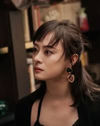 全知讀者視角］ 在熟知的世界冒險篡位當主角​  根據熱門小說改編的真人版電影，故事描述主角是個熟讀小說「滅活法」的上班族，在失業的那天發現自己到了滅活法的世界裡，他必須靠著自己對故事情節的了解，找出讓故事裡的角色跟自己都能活下去的方式。  ​ 以下是幾點感想： 1 ...