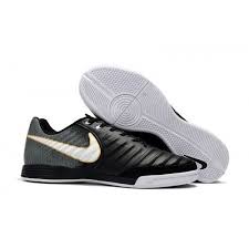 Discover our wide range of futsal & indoor football shoes from top brands, nike, adidas & puma, designed for indoor football. Pin Em Chuteira Futsal