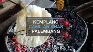 Kerupuk kemplang khas palembang merk lucky shopee indonesia : Kemplang Bakar Bakal Jadi Camilan Favorit Wisatawan Mancanegara Di Asian Games 2018 Halaman 1 Kompasiana Com