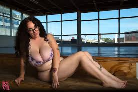 Blush Erotica VR Debuts Milly Marks in Seductive New Scene, Strike a Pose @ MillyMarksxxx @Blush_Erotica @BSGPR - TRPWL