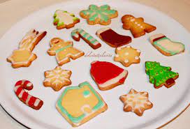 Scopri come realizzarli con la ricetta di sale&pepe. Biscotti Natalizi Decorati Con Glassa Dolci Tutta La Vita
