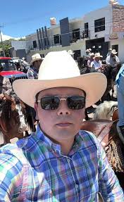 Yo mandándole foto a mi loba para que vea que si estoy donde le dije: