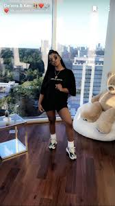 Black Biker Shorts Outfit Ideas Top With Cycling Shorts Tied Top Yeezy Outfit Cool Summer Outfits Fashion Outfits