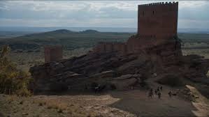 La torre de mesa roldán y la. Propuestas Para Recordar Las Localizaciones De Juego De Tronos En Autocaravana Yakart Autocaravanas