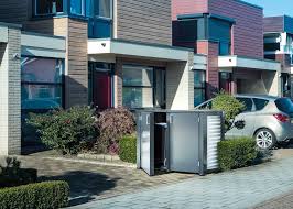 Die rahmenkonstruktion der müllumhausung besteht aus edelstahlrohren v2a, das dach ist aus verzinktem und pulverbeschichtetem trapezblech und hält einer schneelast von 140 kg/m² stand. Mulltonnenbox Von Siebau Zur Unterbringung Von Mulltonnen Siebau