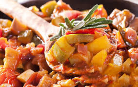 Anche se per cucinare un buon sugo alle melanzane servono pochi e semplici ingredienti, la sua preparazione richiede tempo e attenzione.per questo, avere sempre a portata di mano un sugo di melanzane pronto e di qualità può essere utile per tutti quei momenti in cui vogliamo coccolarci o stupire il palato di un ospite, ma non abbiamo tempo per preparare il sugo con la dovuta attenzione. Sugo Di Melanzane E Zucchine Ricette Di Sardegna