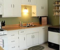 Sage Green Kitchen Perfect Sage Green For An Older Kitchen Armoires De Cuisine Antiques Armoire De Cuisine Armoires De Cuisine Peintes