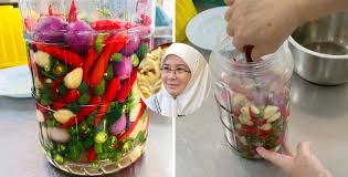 Masukkan kesemua bahan2 tersebut dan kacau biar sebati. Permaisuri Agong Buat Cili Jeruk Special Untuk Tukang Masak Istana Siap Kongsi Cara Membuatnya Daily Makan