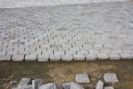 Pave Kandla Gres Gris Paves Allees Et Entrees Garage Garage Gres Idees Pour La Maison