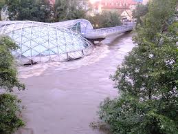Starke unwetterzellen haben sich am wochenende über teilen der obersteiermark entladen, es gab etliche blitzschläge und punktuelle hagelschauer. Hochwasser Der Mur 2012