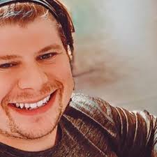 Lee McKnight Jr. (@LeeMcKnightJr)