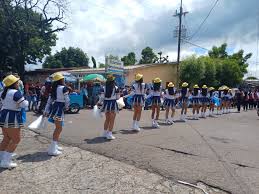 Precioso cuadro de Pomponeras, Dirigidas por la Lic Doris Paz. SOMOS CHILO,  Somos mejores