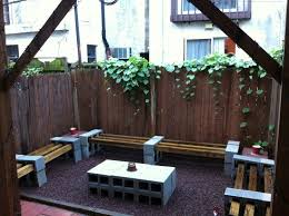 Bloc Beton Pour La Deco De Jardin En 30 Idees Creatives Bloc De Beton Meuble Jardin Deco Jardin
