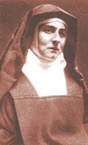 Dorothy Apgar's Instagram, Twitter & Facebook