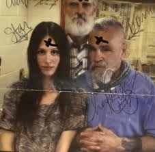 He died in 2017 after spending more than. Serienkiller Charles Manson 80 Will Nach Der Hochzeit Ein Baby Welt