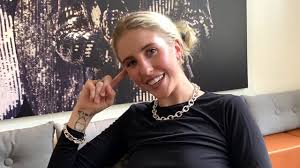Peg parnevik is swedish but has been raised in jupiter, florida. Peg Parnevik Snabbfragor Youtube