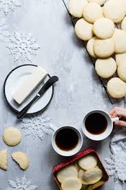 Vegan butter is made of vegetable oils like olive, coconut, avocado, palm kernel oil, or a mix of different oils mixed with water. Guide To Substituting Butter For Shortening Craft Schmaft
